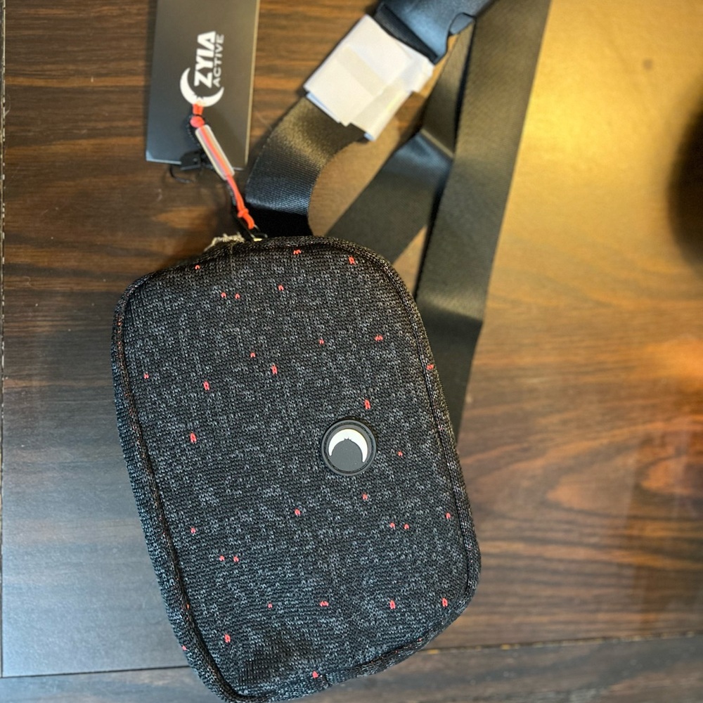 Zyia Active crossbody bag